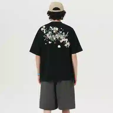 UNthemed T