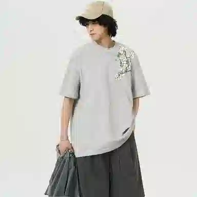 UNthemed T