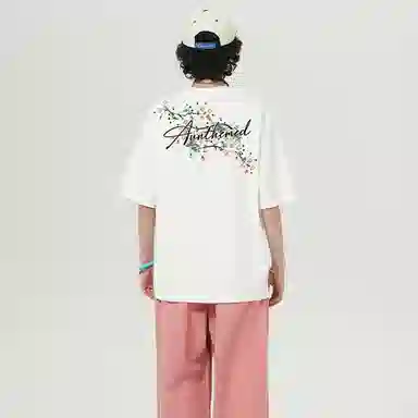 UNthemed T