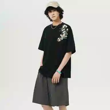 UNthemed T