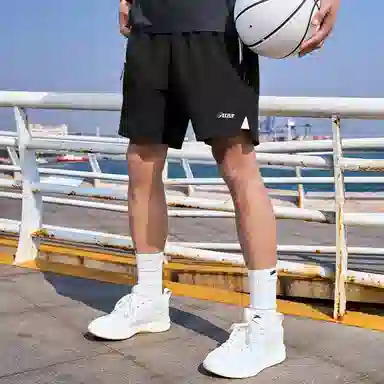 UZIS