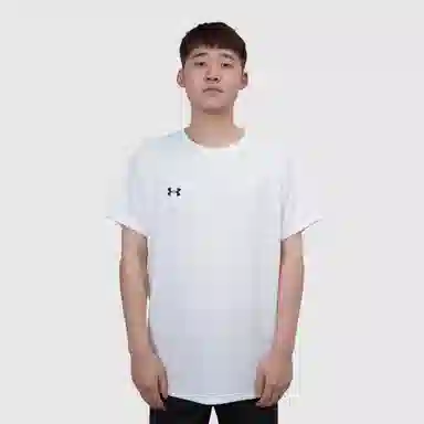 Under Armour T