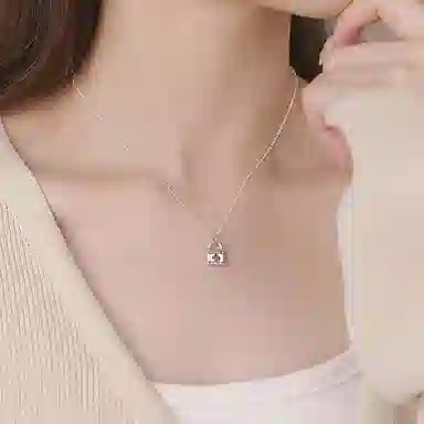 S925