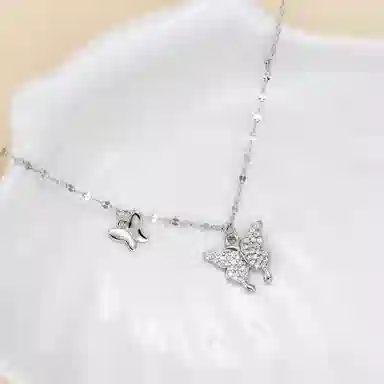 925