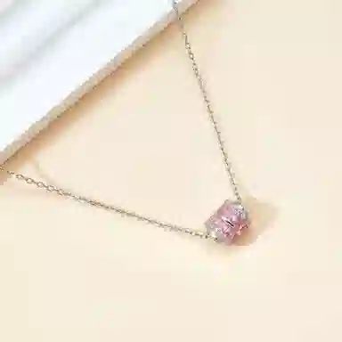 925