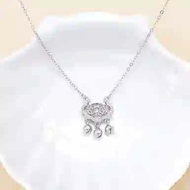 925
