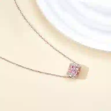 925