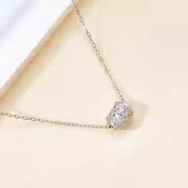 925