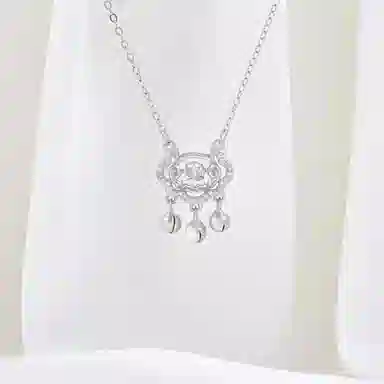 925