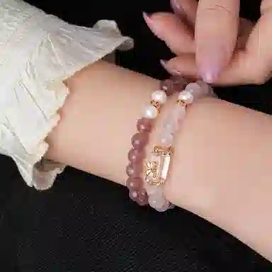 【甜心魔法】 指尖瑰宝 怦然心动浪漫能量甜蜜续费招正缘桃花事业充能缓解压力自信强大美好如约而至日常百搭#好运天然 草莓晶 手串 女款