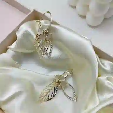 双生恋 金枝玉叶 叶子花朵耳扣小众设计感百搭时尚精致日常通勤约会耳饰轻奢高级感 铜 耳环 女款