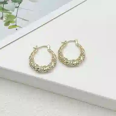 双生恋 缠绕麻花闪钻金色耳圈贵气小众设计感百搭时尚精致日常通勤约会耳饰轻奢高级感 铜 耳环 女款