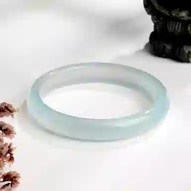 金大福 【润透色泽】清新天空蓝贵妃镯 新中式国风美学 江南雅致显白贵气古典宫廷风 御姐百搭轻奢高级感#好运 玉髓 手镯 女款