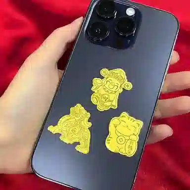 【高品质999金片】 琉堇 招财猫请发财 财运享通财源滚滚新中式国潮可爱萌趣创意日常通勤使用#好运 贴片 手机贴 女款