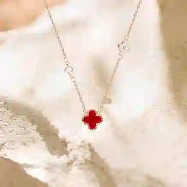925