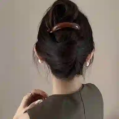 水中玉 简约气质香蕉夹韩国高级感扭扭发卡后脑勺盘发扣夹发饰 亚克力 发夹 女款