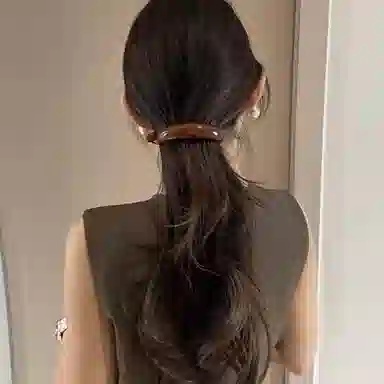 水中玉 简约气质香蕉夹韩国高级感扭扭发卡后脑勺盘发扣夹发饰 亚克力 发夹 女款