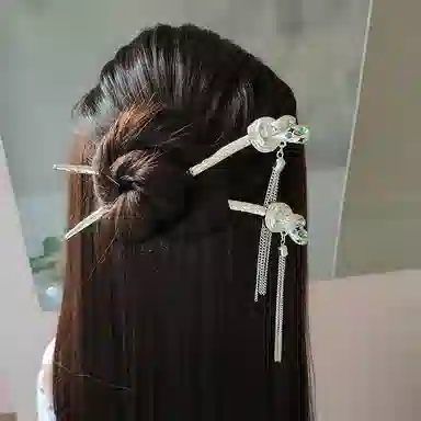 【山行野宿】 指尖瑰宝 银色打结流苏发钗高级小众冷淡风簪子后脑勺盘发发饰简约气质日常通勤百搭稳重 锆石 发簪 女款