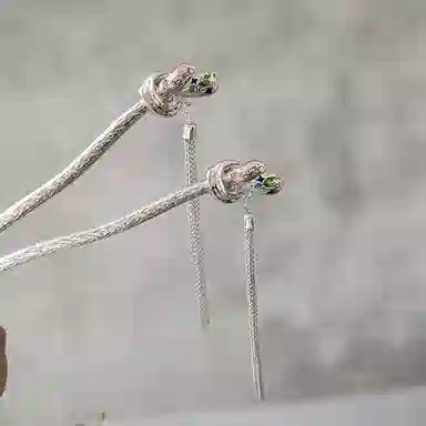 【山行野宿】 指尖瑰宝 银色打结流苏发钗高级小众冷淡风簪子后脑勺盘发发饰简约气质日常通勤百搭稳重 锆石 发簪 女款