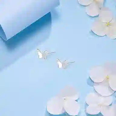 999
