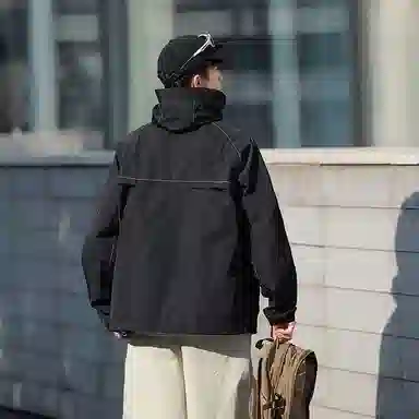 巴塞罗那足球俱乐部 户外城市机能风队徽印花活片剪裁明线设计带帽沿薄款外套宽松百搭双拉链 超轻透气防紫外线凉感防晒防晒服 男女同款