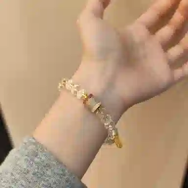 金杰福 棱面 蓝彩红刻字柱浮雕转运天然 白水晶 手串 女款