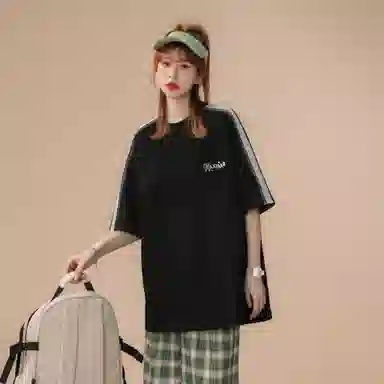 maxim's de paris logoT