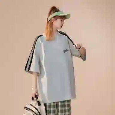 maxim's de paris logoT