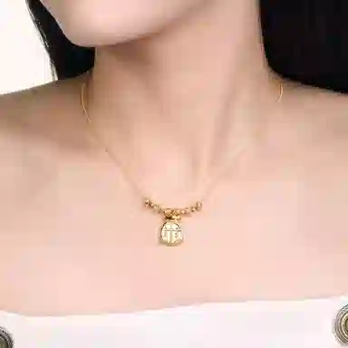 925