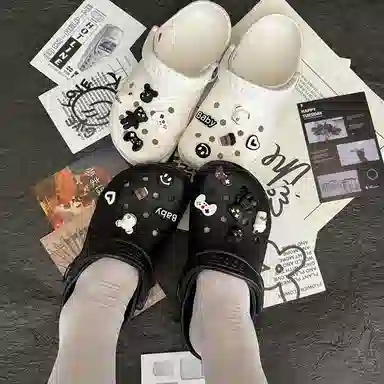 crocs