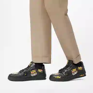 Louis Vuitton Trainer Black