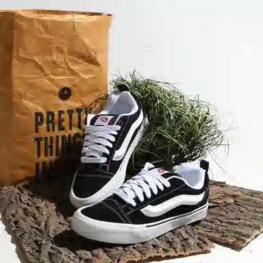 Vans Knu Skool