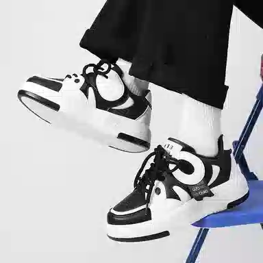 PLAY COBBLER PU Thick Sole Low Top Sneakers