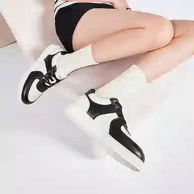 NINE WEST
