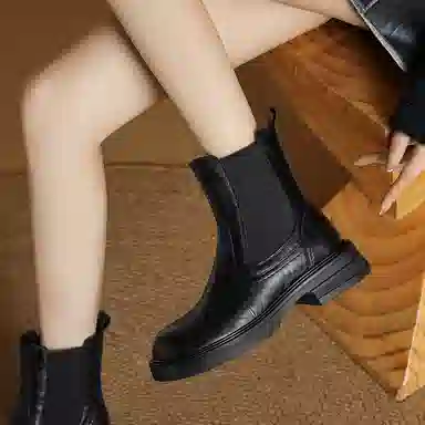 Safiya Melard Chelsea Boots