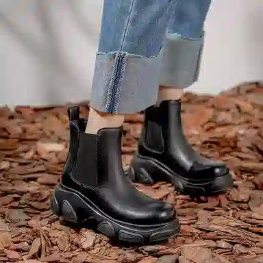 Safiya Chelsea Boots Black