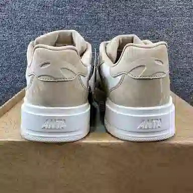 Anta 982