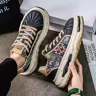 URBAN AUTHENTIC