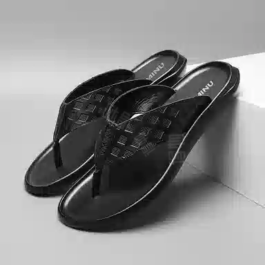 依米奴 高颜值 天花板 推荐 真皮年轻 时尚潮流 舒适柔软耐折 雅痞帅气 户外家居  橡胶底 图腾车缝线皮革拼接 防滑人字拖鞋 男款 黑色