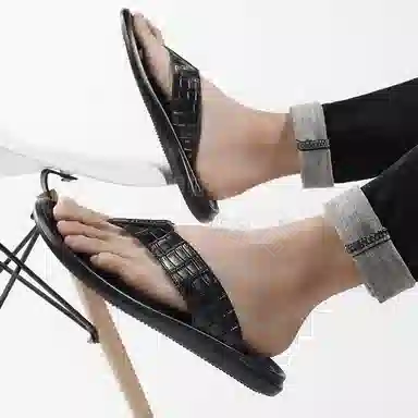 依米奴 高颜值 户外家居 真皮年轻 舒适柔软耐折 时尚潮流 雅痞帅气 真皮质感 百搭 不累脚 黑武士 橡胶底 绣花 防磨人字拖鞋 男款 黑色