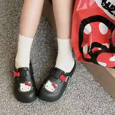 Hello Kitty x Sanrio eva