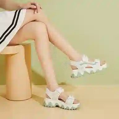 DAPHNE PU