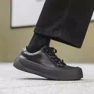 V05 Derby Shoes White