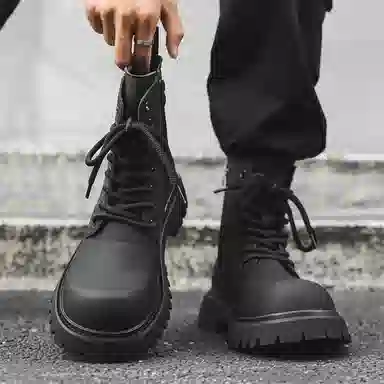 Martin Boots Classic Black