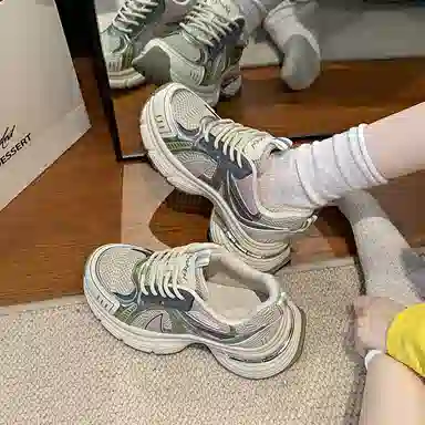 女士百搭防滑轻便透气复古厚底内增高休闲运动鞋 老爹鞋 女