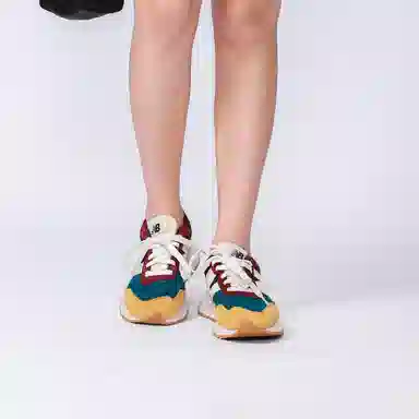 New Balance 237