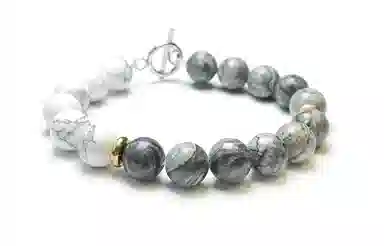 MOUNTAINS AND MANS ins