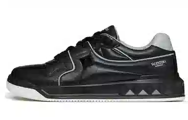 Valentino One StudGARAVANI