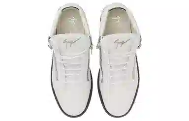 giuseppe zanottiGZ Kriss