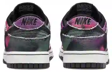 Nike Dunk Low PRM "Graffiti"